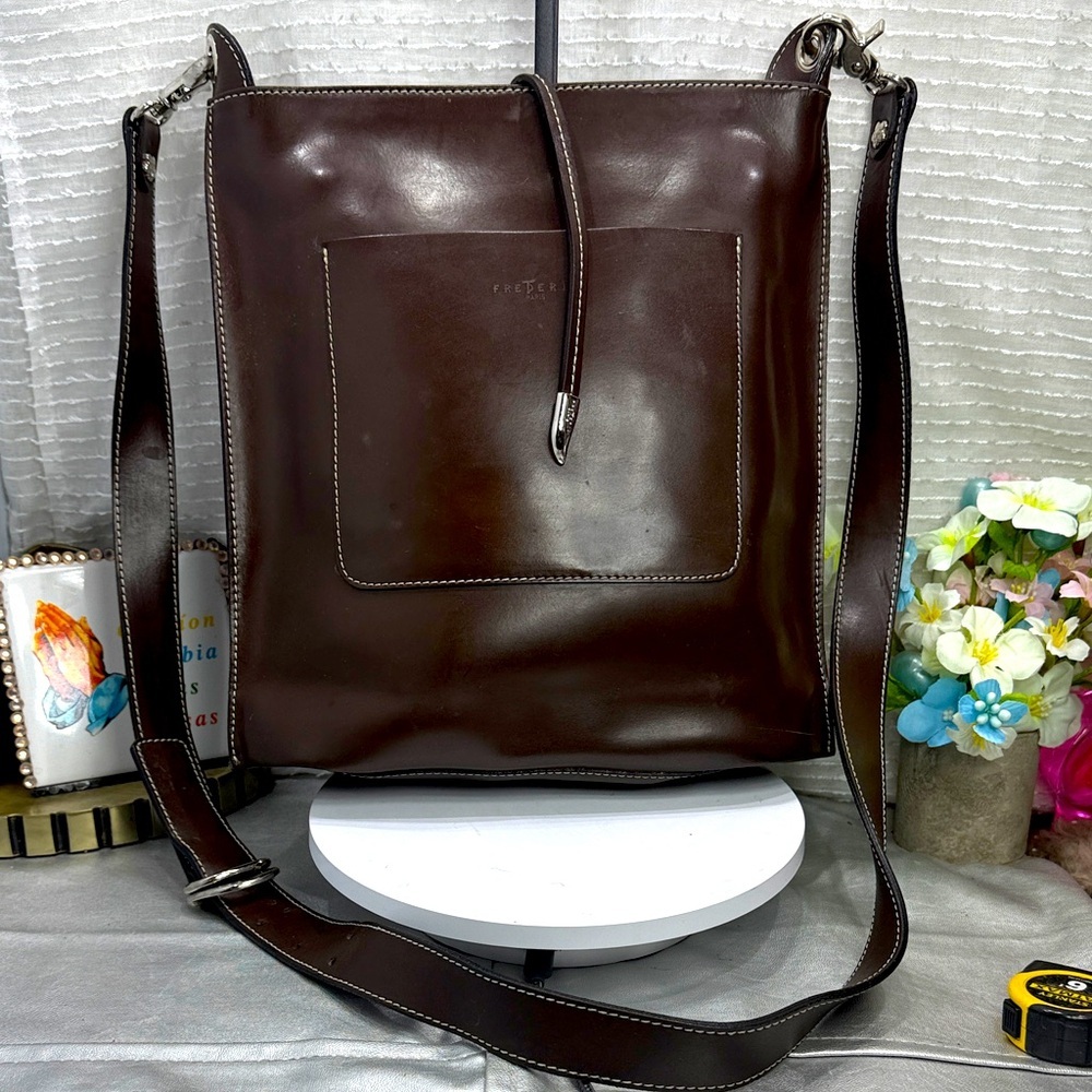(E4) Frederic T of Paris brown leather shoulder bag